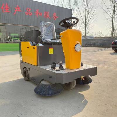 新時代環保衛士 全場景應用的駕駛式電動掃路車深度解析